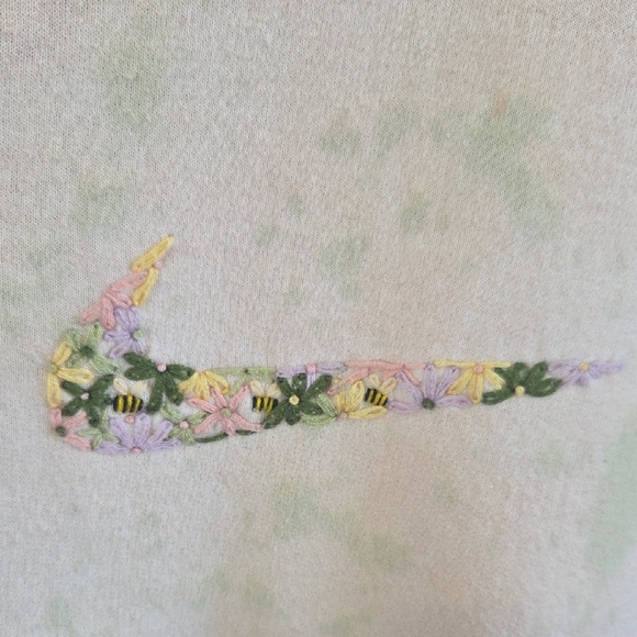 Floral Logo Sweatshirt - Picture 2 of 6